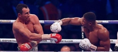 Una fase del bellissimo match dello scorso 29 aprile tra Wladimir Klitschko ed Anthony Joshua