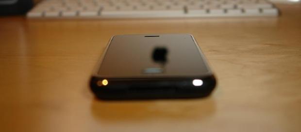 iPhone - Image - Renato Mitra | CC BY 2.0 | Flickr iPhone - Image - Renato Mitra | CC BY 2.0 | Flickr