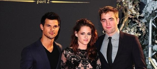 Kristen Stewart, Robert Pattinson reunion 2017 (Image Source: Flickr/György Molnár) Kristen Stewart, Robert Pattinson reunion 2017 (Image Source: Flickr/György Molnár)