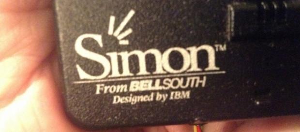 Simon IBM, il primo smartphone della storia Simon IBM, il primo smartphone della storia