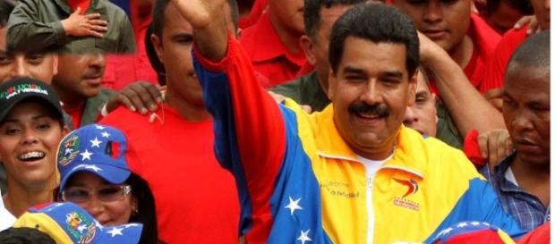 Venezuela : Nicolas Maduro envoie Manuel Valls sur les roses Venezuela : Nicolas Maduro envoie Manuel Valls sur les roses