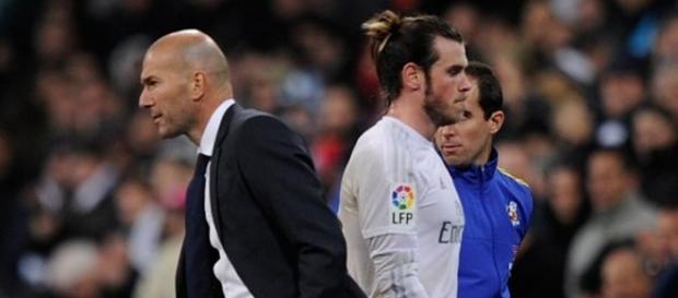 Zidane critica a un jugador de su club Zidane critica a un jugador de su club