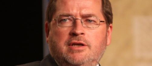 Anti-tax advocate Grover Norquist accused Steve Bannon of being "cruel" for his tax hike proposal. (Wikimedia/Gage Skidmore)