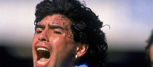 Diego Armando Maradona ai tempi della sua indimenticabile esperienza al Napoli