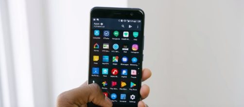 HTC U11: The Squeeze Phone - YouTube/Marques Brownlee Channel