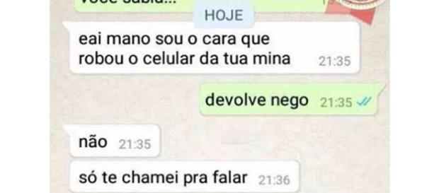 Ladrão rouba celular e ainda manda uma mensagem para o namorado da vítima Ladrão rouba celular e ainda manda uma mensagem para o namorado da vítima