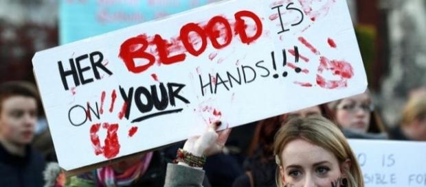 Lors d'une manifestation pour l'avortement ... Lors d'une manifestation pour l'avortement ...