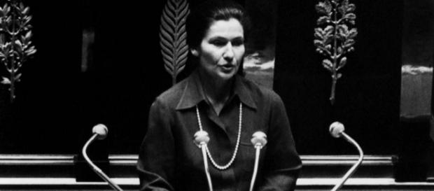 Simone Veil : il y a 40 ans, le début du combat, quel héritage ? - puretrend.com Simone Veil : il y a 40 ans, le début du combat, quel héritage ? - puretrend.com