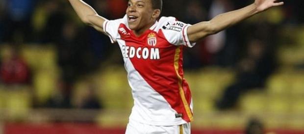 Wenger quiere a Mbappé para el Arsenal Wenger quiere a Mbappé para el Arsenal