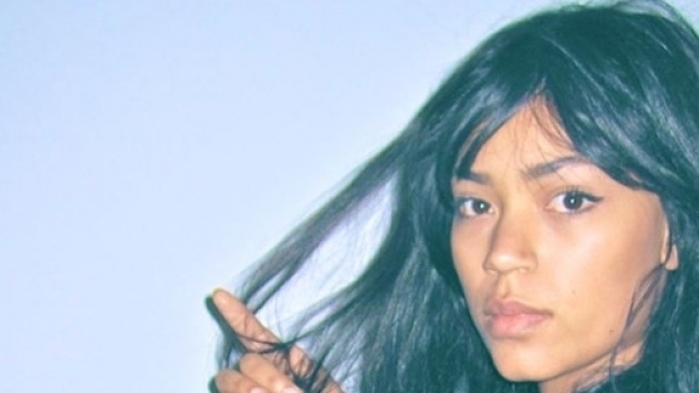 L' ensorcelante, envoûtante Kwamie Liv