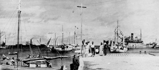 Amelia Earhart photograph (National Archives) Amelia Earhart photograph (National Archives)