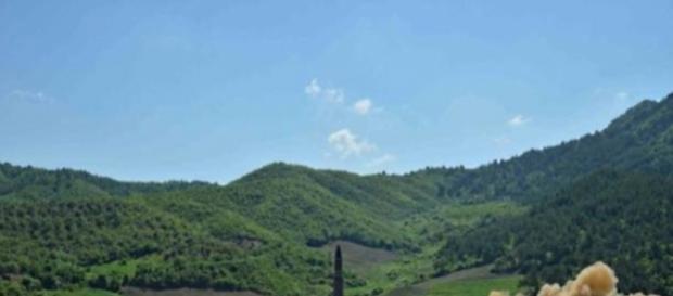 Hwasong-14 missile balistico intercontinentale lanciato dalla Corea del Nord Hwasong-14 missile balistico intercontinentale lanciato dalla Corea del Nord
