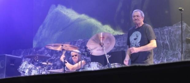 Ian Paice na bateria e Ian Gillian na voz Ian Paice na bateria e Ian Gillian na voz