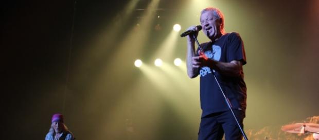 Roger Glover e Ian Gillan em grande forma durante o concerto Roger Glover e Ian Gillan em grande forma durante o concerto