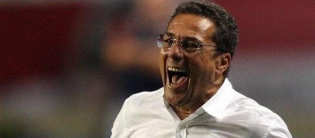 Treinador fica fora dos próximos jogos na Sul-Americana (Foto: Reprodução) Treinador fica fora dos próximos jogos na Sul-Americana (Foto: Reprodução)
