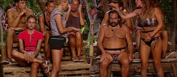 Un arrebato le juega una mala pasada a Laura Matamoros en la subasta de SV2017 Un arrebato le juega una mala pasada a Laura Matamoros en la subasta de SV2017