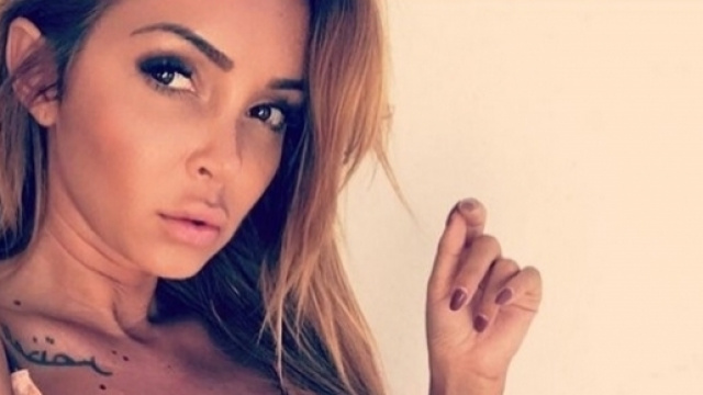 MELAA2 - Fidji affole la toile en publiant des photos de son corps tr&egrave;s amincie.