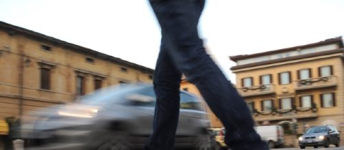 Cellulare in auto: oltre alla multa, il sequestro del telefono? - donnamoderna.com