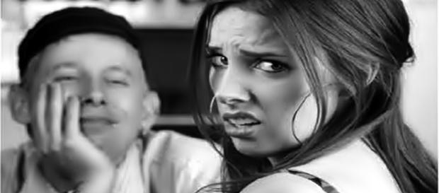 Coisas que toda mulher que sai com um cara 'babaca' aprende Coisas que toda mulher que sai com um cara 'babaca' aprende
