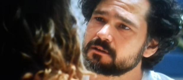 Daniel se declara a Lia na novela (Foto: Reprodução/Record TV) Daniel se declara a Lia na novela (Foto: Reprodução/Record TV)