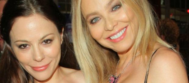 Ornella Muti (a destra) con la figlia Naike Rivelli Ornella Muti (a destra) con la figlia Naike Rivelli