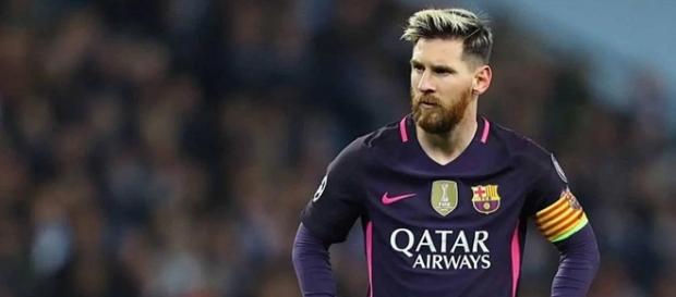 Lionel Messi jugando por FC Barcelona Lionel Messi jugando por FC Barcelona