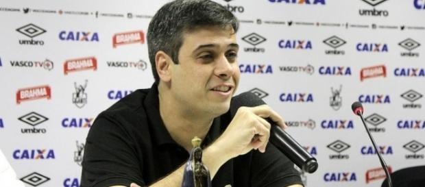 Na última coletiva, Euriquinho afirmou que o Vasco vai contratar jogadores Na última coletiva, Euriquinho afirmou que o Vasco vai contratar jogadores