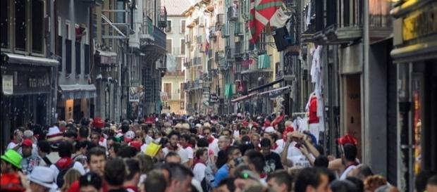 Photo Pamplona during the "Running of the Bulls" by Raúl Villalón/CC BY-NC-ND 2.0 Photo Pamplona during the "Running of the Bulls" by Raúl Villalón/CC BY-NC-ND 2.0