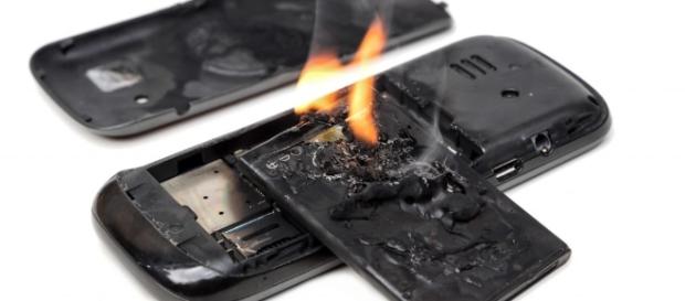 Stanford invention stops a cell phone battery from exploding | PBS ... - pbs.org Stanford invention stops a cell phone battery from exploding | PBS ... - pbs.org