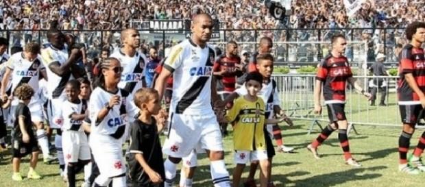 Última vez que Vasco e Flamengo se enfrentaram em São Januário Última vez que Vasco e Flamengo se enfrentaram em São Januário