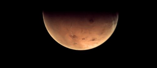 Marte non sarebbe adatto alla vita: scoperti sul Pianeta Rosso raggi ultravioletti che uccidono tutti i microorganismi presenti sulla superficie