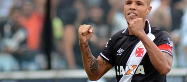 Luis Fabiano é uma das novidades diante do Flamengo (Foto: Reprodução) Luis Fabiano é uma das novidades diante do Flamengo (Foto: Reprodução)