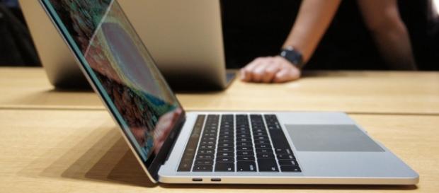 New MacBook Pros might come in 2017 with lower price, 32GB of RAM - mashable.com New MacBook Pros might come in 2017 with lower price, 32GB of RAM - mashable.com