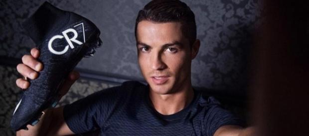 Real Madrid : Les inestimables crampons de CR7 ! Real Madrid : Les inestimables crampons de CR7 !