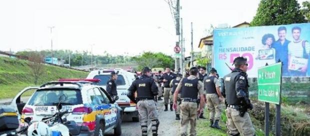 Ruas da cidade foram tomadas por viaturas da PM. (Foto internet) Ruas da cidade foram tomadas por viaturas da PM. (Foto internet)