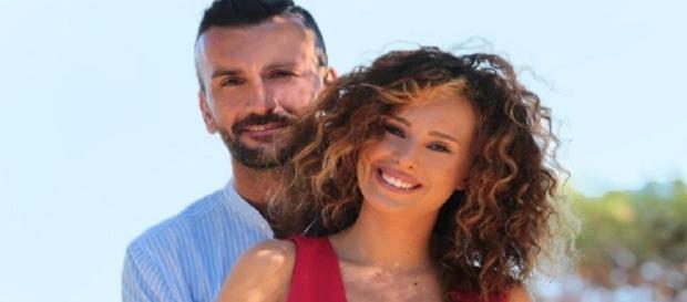 Temptation Island: Sara, Nicola e la sigaretta Temptation Island: Sara, Nicola e la sigaretta