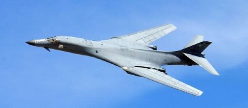 B-1 Bomber in flight (United States Air Force)