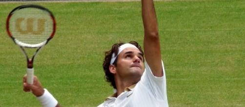 Federer on Wimbledon's grass, Wikimedia Commons https://commons.wikimedia.org/wiki/File:Roger_Federer_(26_June_2009,_Wimbledon)_2_(crop-2).jpg