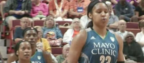 Maya Moore and the Lynx visit the struggling Chicago Sky on Saturday night. [Image via WNBA/YouTube]