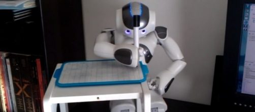 AI writers taking over humans? - YouTube/Franck Calzada