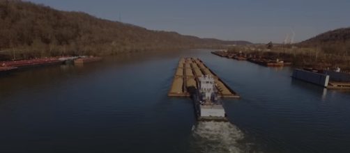 Ohio River Towboats (DJI Phantom 3 Drone) Image credit Zephyr Video Productions | Youtube