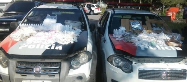PM encontrou grande quantidade de drogas e prendeu dois traficantes na zona Sul de São Paulo nesta segunda-feira (10) - foto: Divulgação /PMESP PM encontrou grande quantidade de drogas e prendeu dois traficantes na zona Sul de São Paulo nesta segunda-feira (10) - foto: Divulgação /PMESP