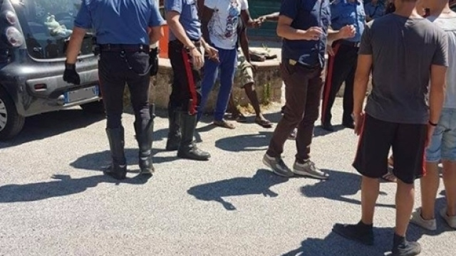 Maxi rissa tra italiani e cittadini extracomunitari