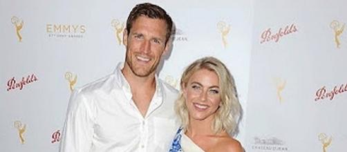 Dancing With The Stars Judge Julianne Hough Marries In An Outdoor Ceremony 