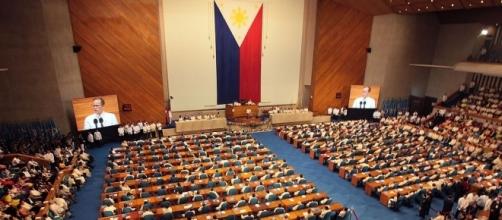Philippine Congress / By Robert Viñas (Presidential Communications Operations Office, Office of the President), Public Domain