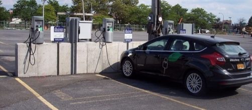 Electric car charging station in Buffalo New York (Image -wikimediacommons)