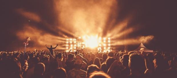Billie Joe Armstrong, explica por qué Green Day no canceló su presentación tras la muerte de un acróbata en el Festival Mad Show. Billie Joe Armstrong, explica por qué Green Day no canceló su presentación tras la muerte de un acróbata en el Festival Mad Show.