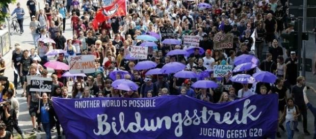 Durante los días de la cumbre del G-20, decenas de personas protestaron a las afueras del recinto. Durante los días de la cumbre del G-20, decenas de personas protestaron a las afueras del recinto.