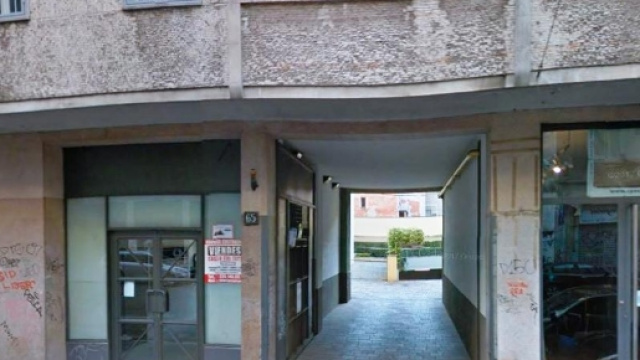 Giallo a Milano, colf trovata morta in casa - La Stampa - lastampa.it