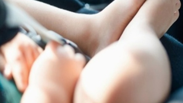 Milano: madre dimentica in auto figlia di 1 anno, salvata dalla polizia - agenpress.it